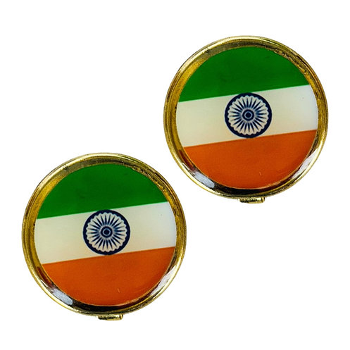 Patriotic Accessories: Republic Day Badges and Flag Brooches